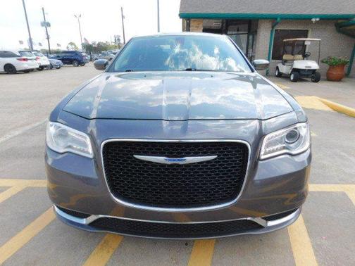 2021 Chrysler 300 Touring