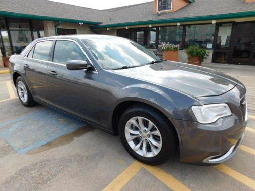 2021 Chrysler 300 Touring