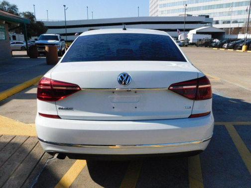 2017 Volkswagen Passat 1.8T S