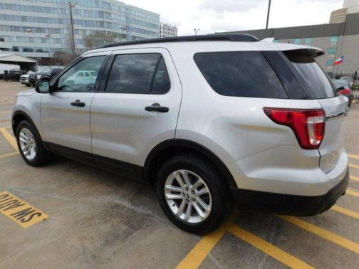 2017 Ford Explorer Base