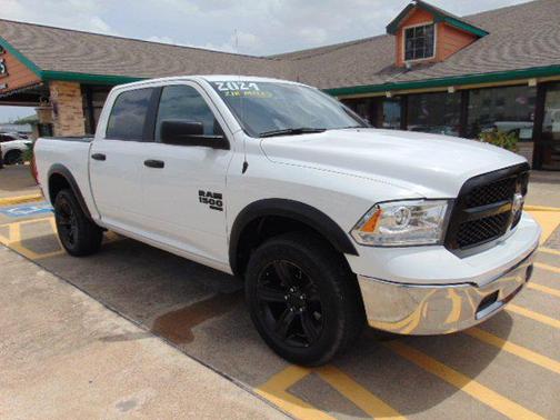 2024 RAM 1500 Classic Warlock Crew Cab 4x4 5'7' Box