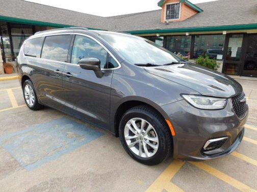 2021 Chrysler Pacifica Touring AWD