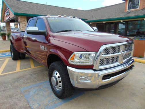 2017 RAM 3500 Laramie Crew Cab 4x4 8' Box