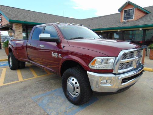 2017 RAM 3500 Laramie Crew Cab 4x4 8' Box