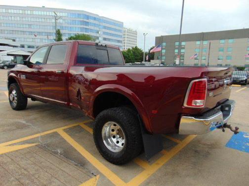 2017 RAM 3500 Laramie Crew Cab 4x4 8' Box