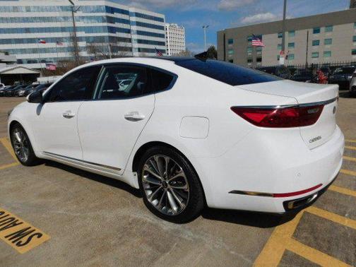 2019 Kia Cadenza Technology