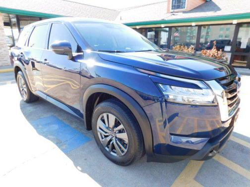 2022 Nissan Pathfinder S 2WD