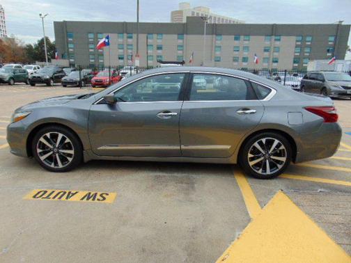 2016 Nissan Altima 2.5 SR