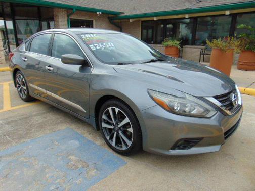 2016 Nissan Altima 2.5 SR