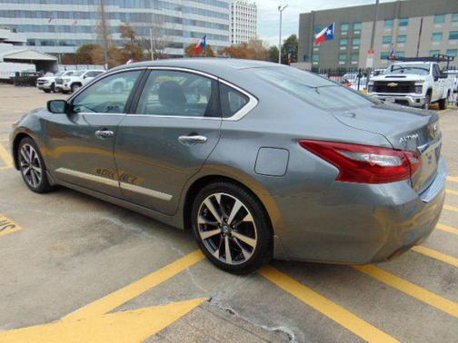 2016 Nissan Altima 2.5 SR
