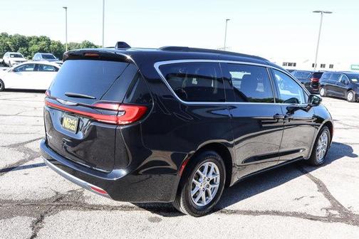 2022 Chrysler Pacifica Touring-L