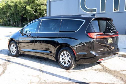2022 Chrysler Pacifica Touring-L