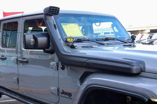 2021 Jeep Gladiator Sport