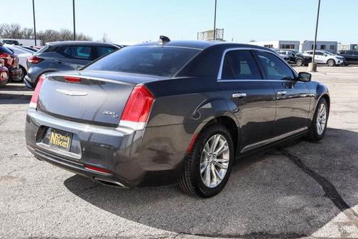2017 Chrysler 300C Base