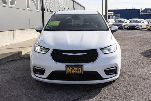 2023 Chrysler Pacifica Touring-L