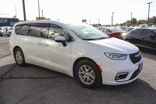 2023 Chrysler Pacifica Touring-L