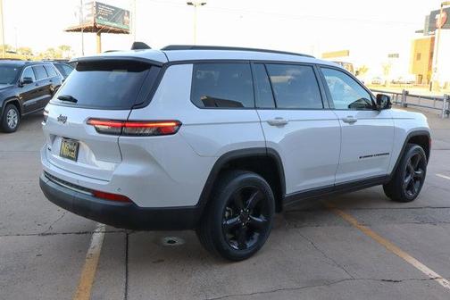 2023 Jeep Grand Cherokee L Laredo