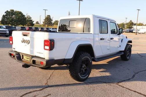 2025 Jeep Gladiator Sport