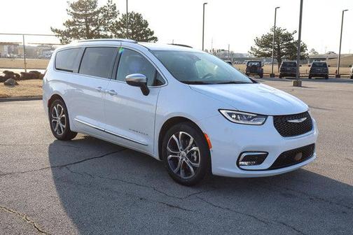 2025 Chrysler Pacifica Pinnacle