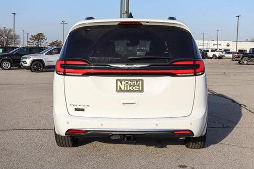 2025 Chrysler Pacifica Pinnacle