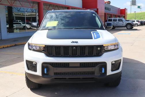 2022 Jeep Grand Cherokee 4xe Trailhawk