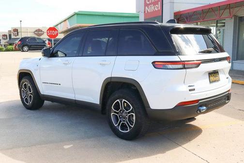 2022 Jeep Grand Cherokee 4xe Trailhawk