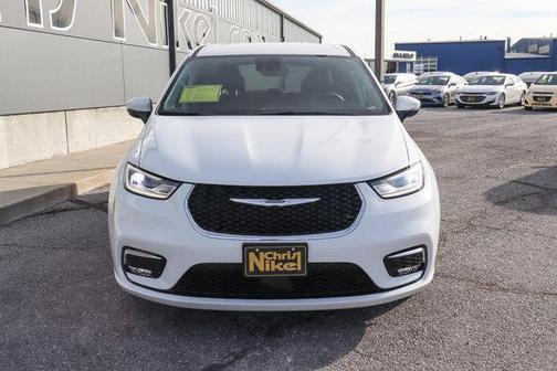 2023 Chrysler Pacifica Touring-L