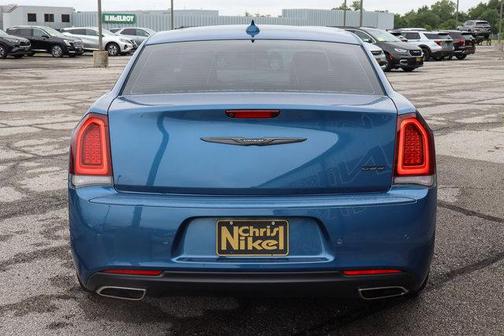 2022 Chrysler 300 Touring L