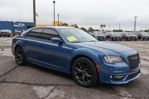 2022 Chrysler 300 Touring L