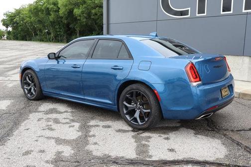 2022 Chrysler 300 Touring L