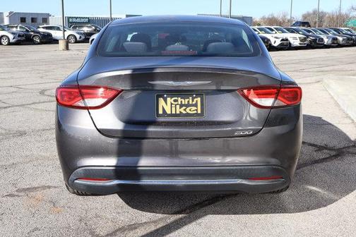 2015 Chrysler 200 Limited