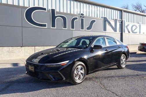 2025 Hyundai ELANTRA SE