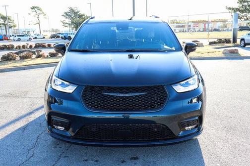 2025 Chrysler Pacifica Hybrid Select