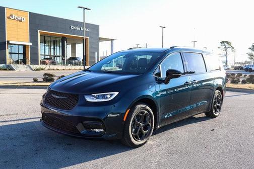 2025 Chrysler Pacifica Hybrid Select