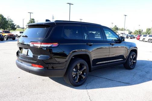 2025 Jeep Grand Cherokee L Laredo