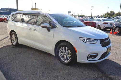 2023 Chrysler Pacifica Touring-L