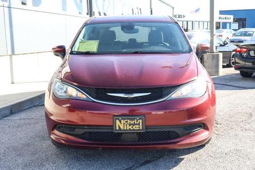 2021 Chrysler Voyager LX