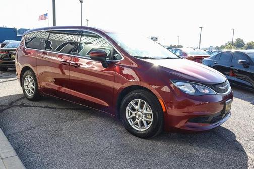 2021 Chrysler Voyager LX