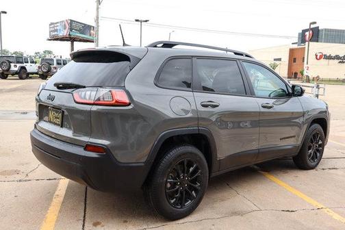 2023 Jeep Cherokee Altitude Lux