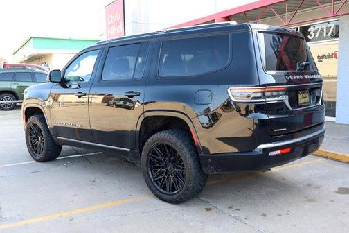 2022 Jeep Grand Wagoneer Series II