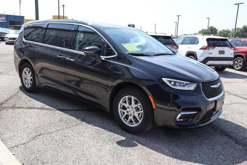 2023 Chrysler Pacifica Touring-L