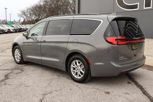 2022 Chrysler Pacifica Touring-L
