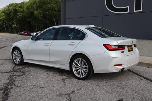 2024 BMW 330e 330e