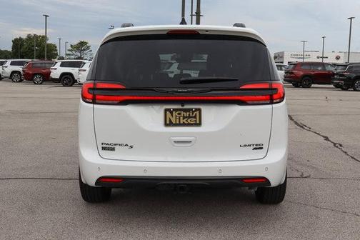 2026 Chrysler Pacifica Limited