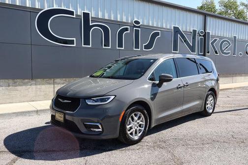 2023 Chrysler Pacifica Touring-L