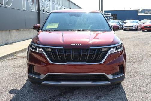 2024 Kia Carnival LX