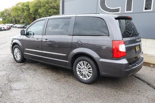 2015 Chrysler Town & Country Touring-L