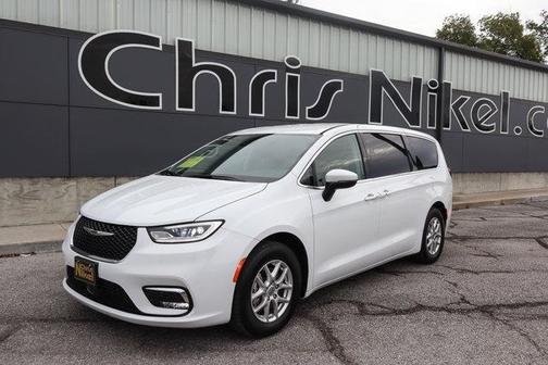 2023 Chrysler Pacifica Touring-L