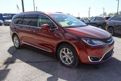 2017 Chrysler Pacifica Touring-L Plus