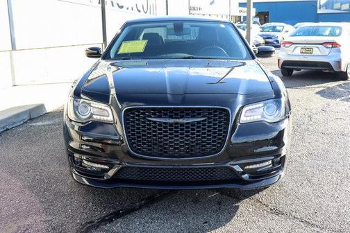 2023 Chrysler 300 Touring L